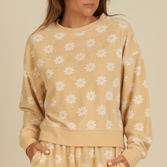 Rylee + Cru – Boxy Pullover Floral Daisy Sweater - Picture 1 of 7